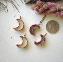 Carica l'immagine nel visualizzatore di Gallery, Waxing or Waning Amethyst -or- Quartz Moon