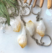 Load image into Gallery viewer, Keychains: Amethyst, Quartz, Oco Geode, Citrine